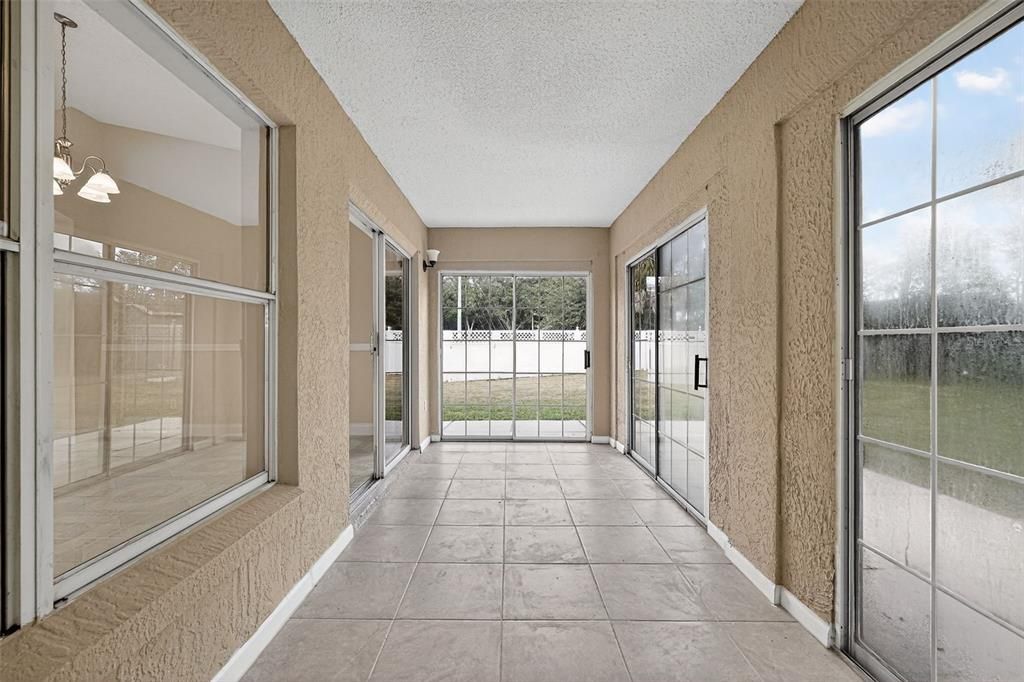 Activo con contrato: $325,000 (3 camas, 2 baños, 1434 Pies cuadrados)