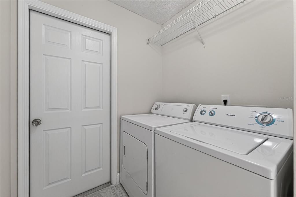 Activo con contrato: $325,000 (3 camas, 2 baños, 1434 Pies cuadrados)