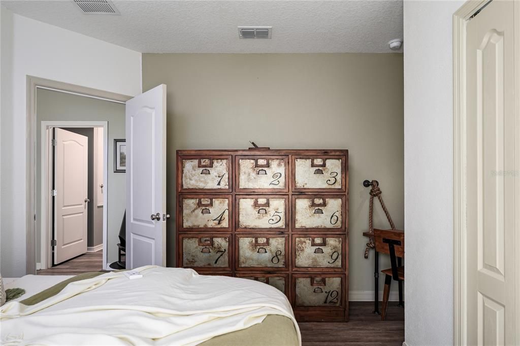 En Venta: $365,000 (3 camas, 2 baños, 1980 Pies cuadrados)