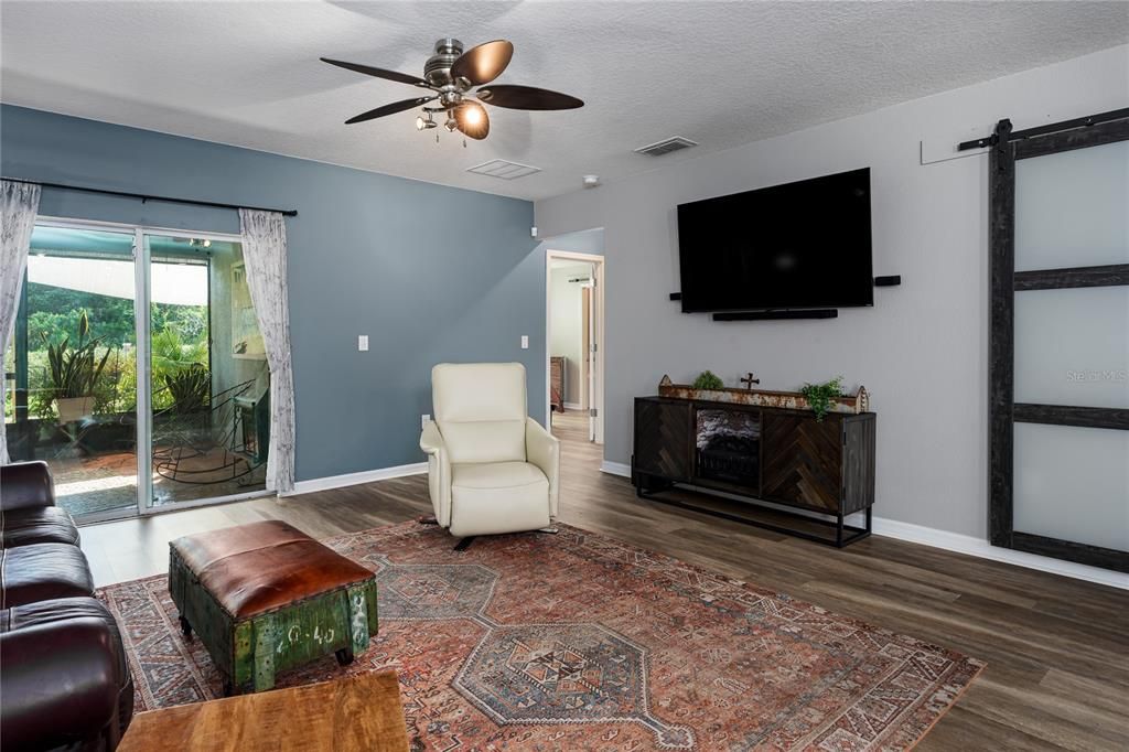 En Venta: $365,000 (3 camas, 2 baños, 1980 Pies cuadrados)