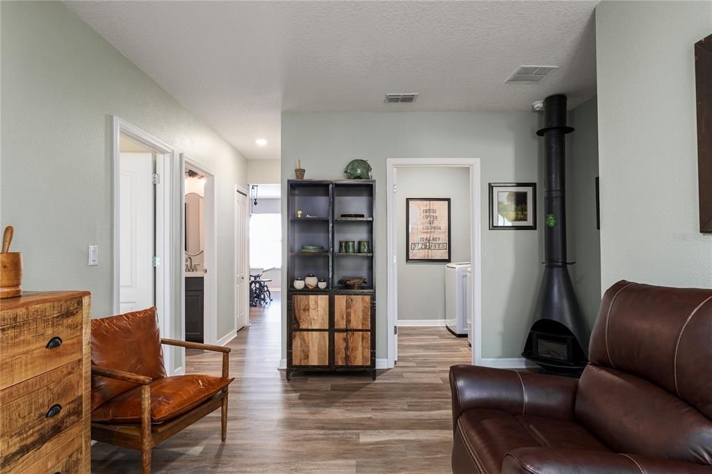 En Venta: $365,000 (3 camas, 2 baños, 1980 Pies cuadrados)