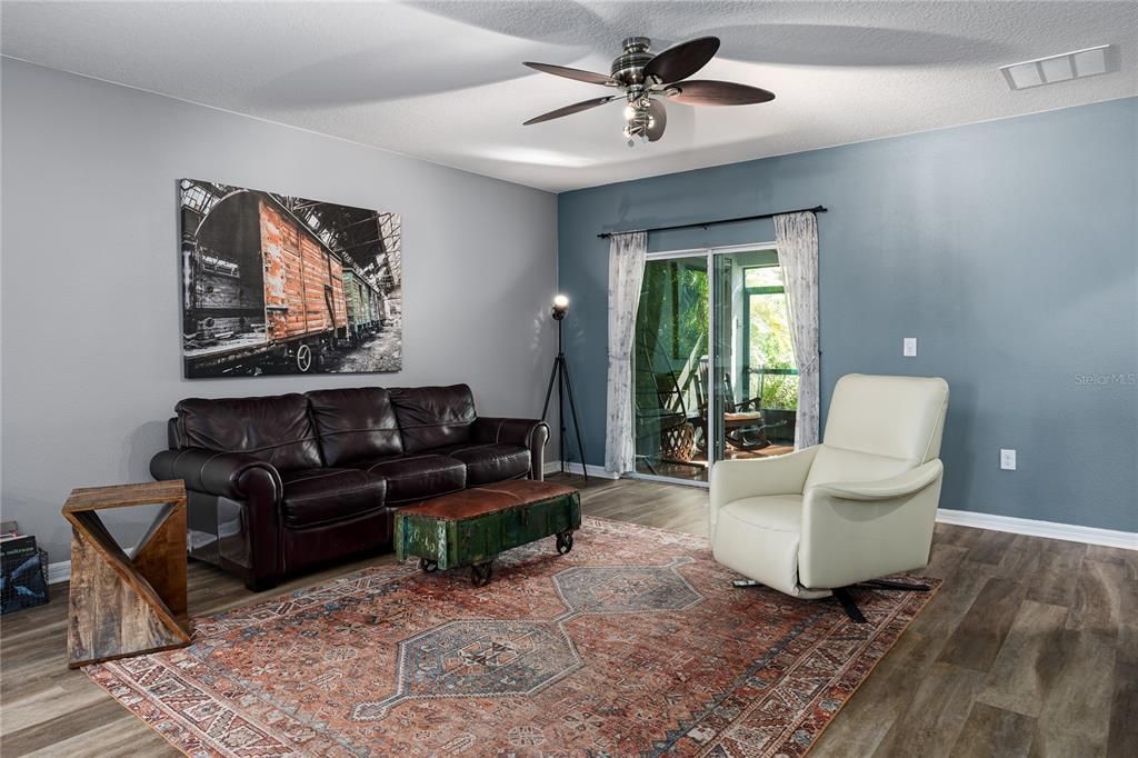 En Venta: $365,000 (3 camas, 2 baños, 1980 Pies cuadrados)