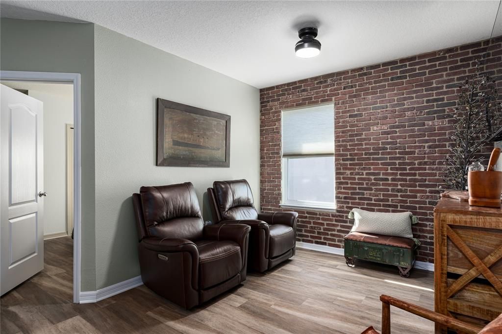 En Venta: $365,000 (3 camas, 2 baños, 1980 Pies cuadrados)