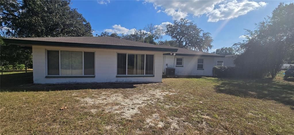 For Sale: $178,500 (3 beds, 2 baths, 1565 Square Feet)