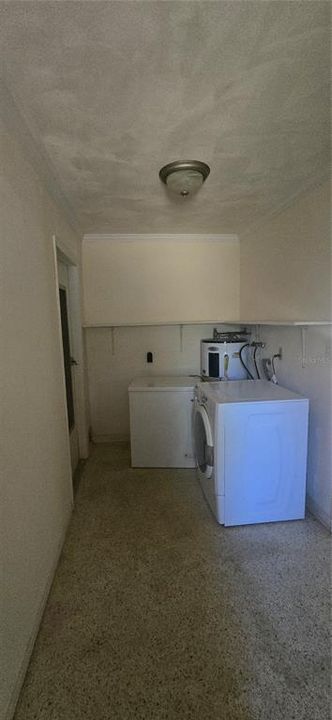 For Sale: $178,500 (3 beds, 2 baths, 1565 Square Feet)