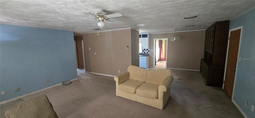 For Sale: $178,500 (3 beds, 2 baths, 1565 Square Feet)