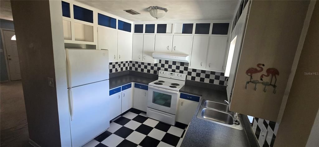 For Sale: $178,500 (3 beds, 2 baths, 1565 Square Feet)