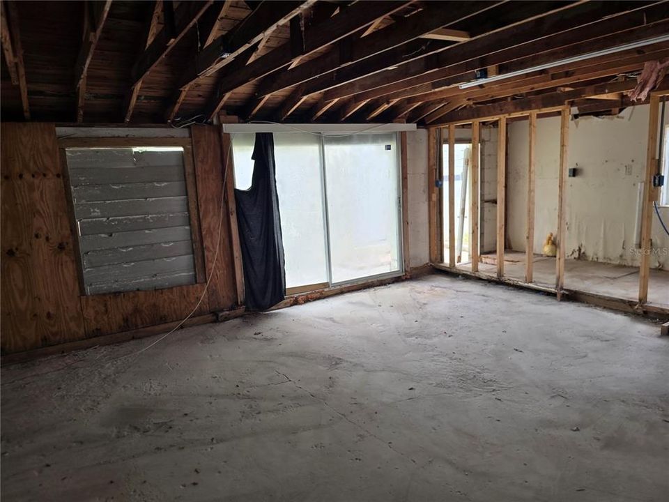 For Sale: $299,000 (2 beds, 2 baths, 1008 Square Feet)