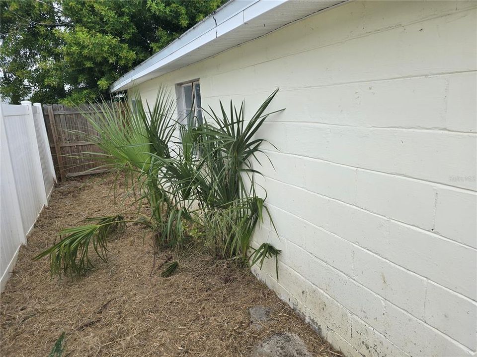 For Sale: $299,000 (2 beds, 2 baths, 1008 Square Feet)