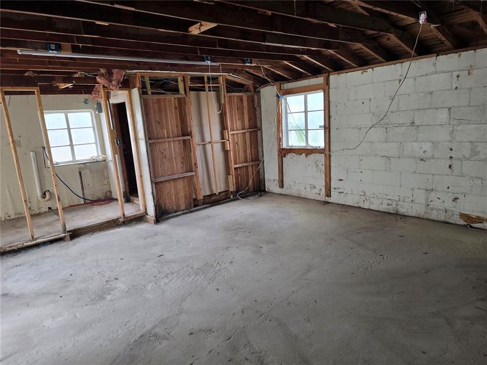 For Sale: $299,000 (2 beds, 2 baths, 1008 Square Feet)