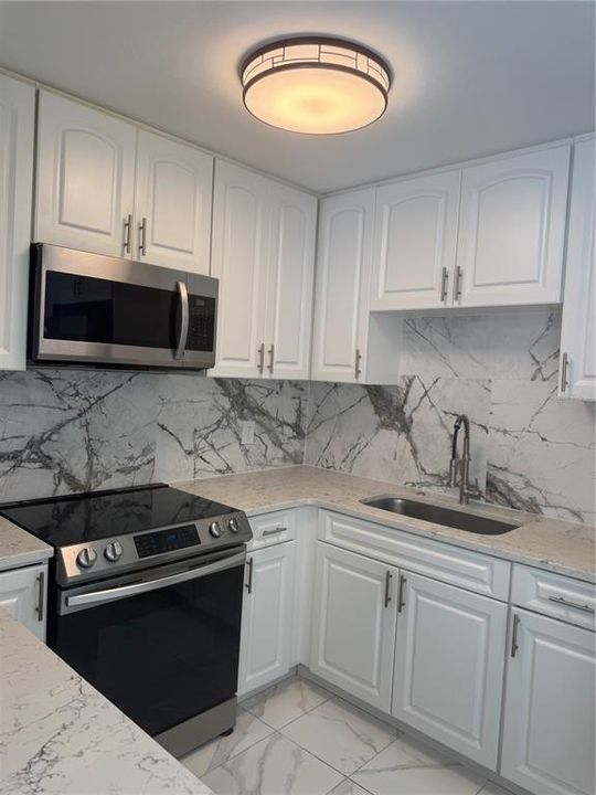 For Rent: $2,700 (3 beds, 2 baths, 1600 Square Feet)