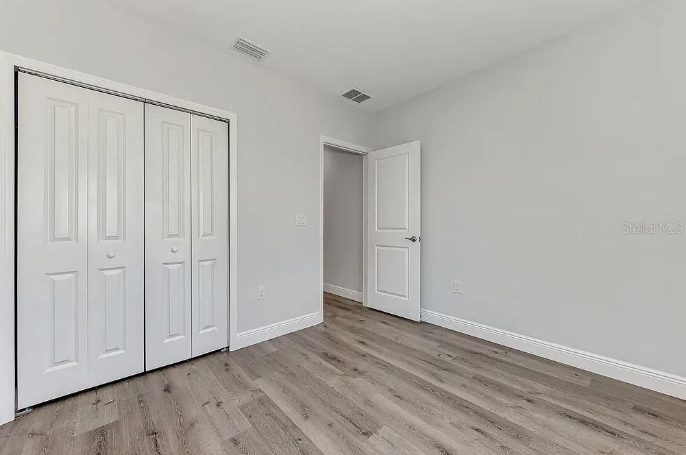 For Rent: $1,900 (3 beds, 2 baths, 1240 Square Feet)