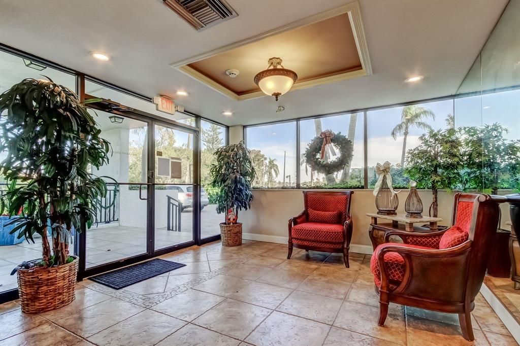 На продажу: $695,000 (2 спален, 2 ванн, 1425 Квадратных фут)