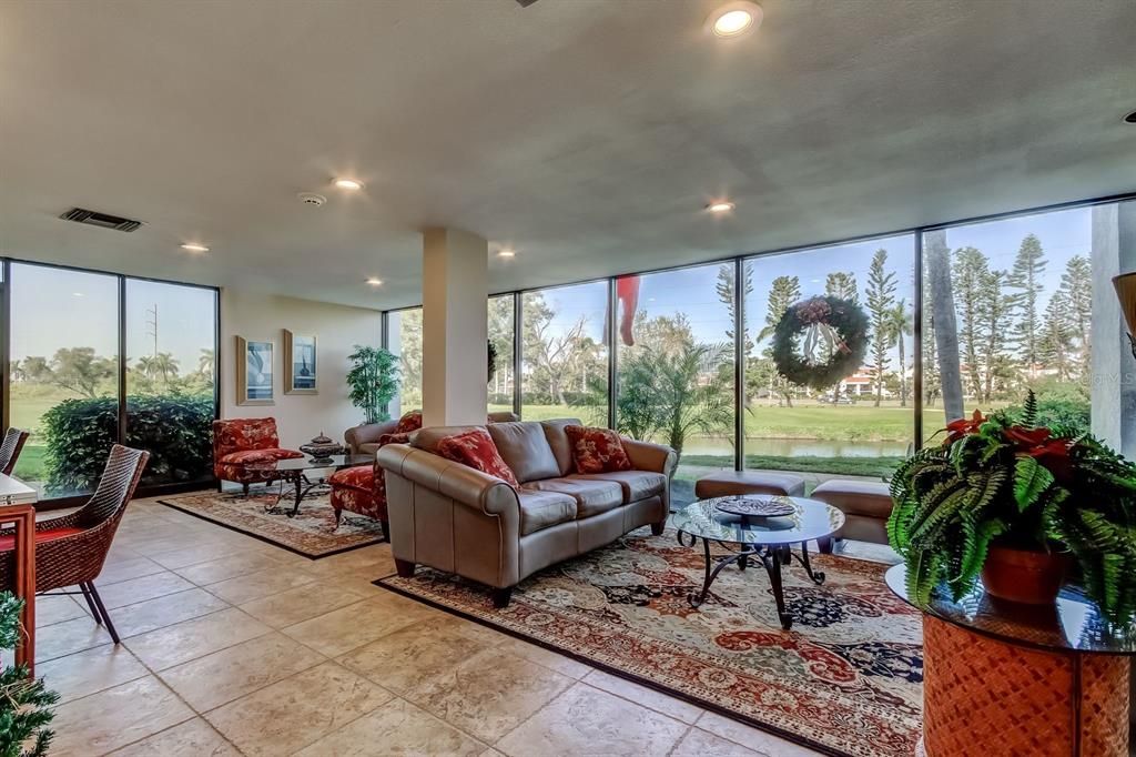 На продажу: $695,000 (2 спален, 2 ванн, 1425 Квадратных фут)