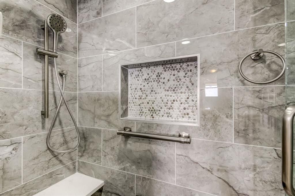 На продажу: $695,000 (2 спален, 2 ванн, 1425 Квадратных фут)