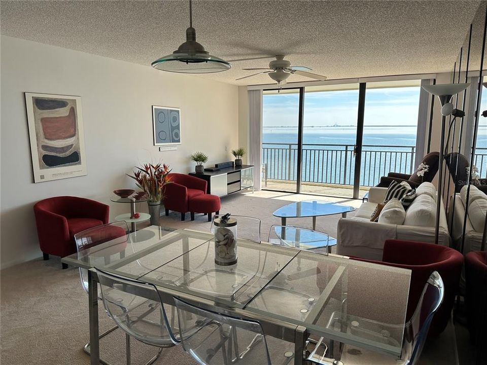 На продажу: $695,000 (2 спален, 2 ванн, 1425 Квадратных фут)