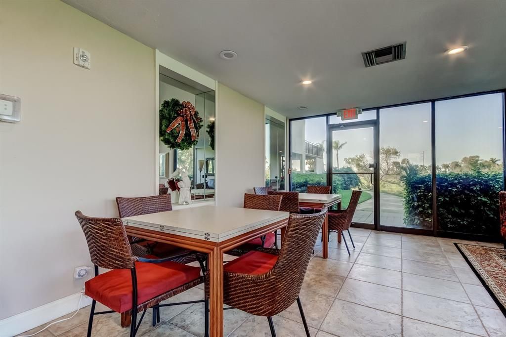 На продажу: $695,000 (2 спален, 2 ванн, 1425 Квадратных фут)