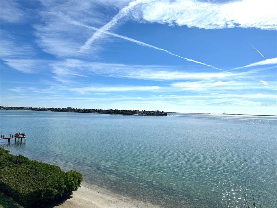 На продажу: $695,000 (2 спален, 2 ванн, 1425 Квадратных фут)