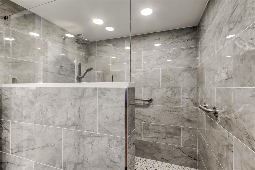 На продажу: $695,000 (2 спален, 2 ванн, 1425 Квадратных фут)