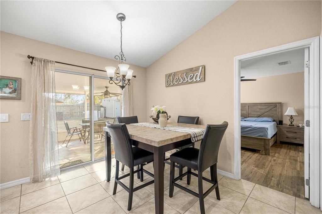 En Venta: $289,900 (3 camas, 2 baños, 1252 Pies cuadrados)