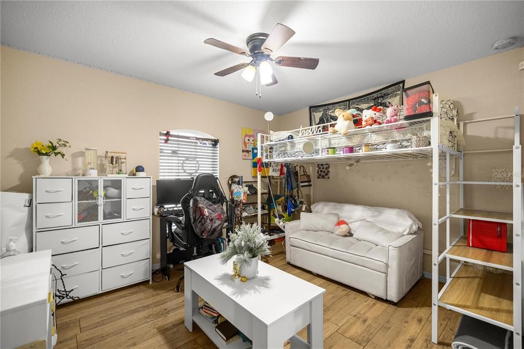 En Venta: $289,900 (3 camas, 2 baños, 1252 Pies cuadrados)