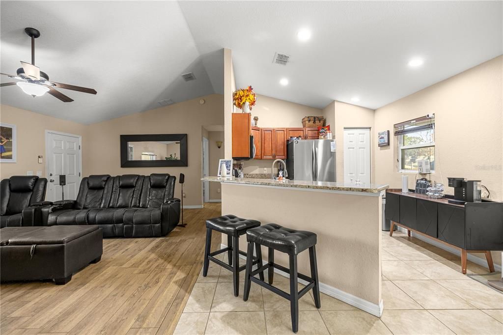 En Venta: $289,900 (3 camas, 2 baños, 1252 Pies cuadrados)