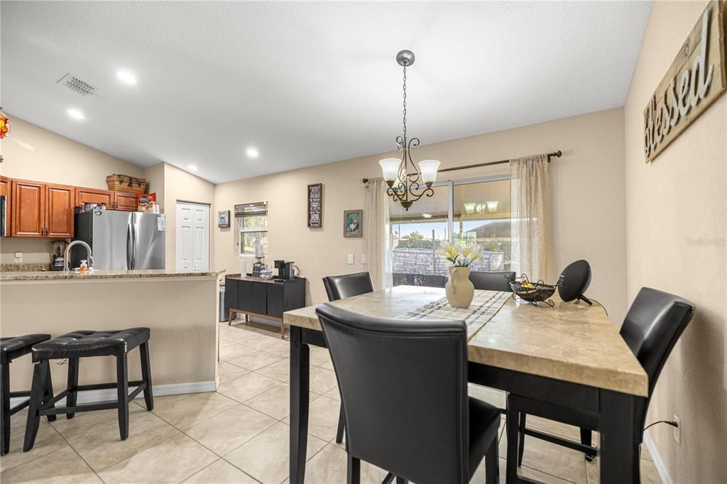 En Venta: $289,900 (3 camas, 2 baños, 1252 Pies cuadrados)