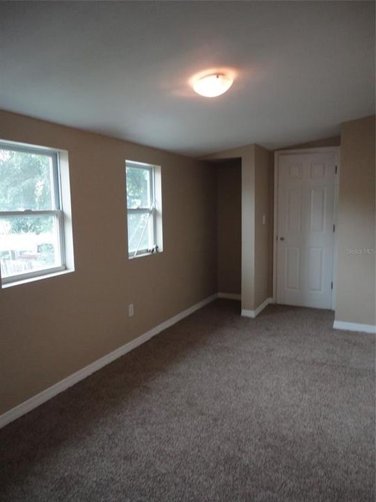 В аренду: $1,450 (3 спален, 1 ванн, 900 Квадратных фут)