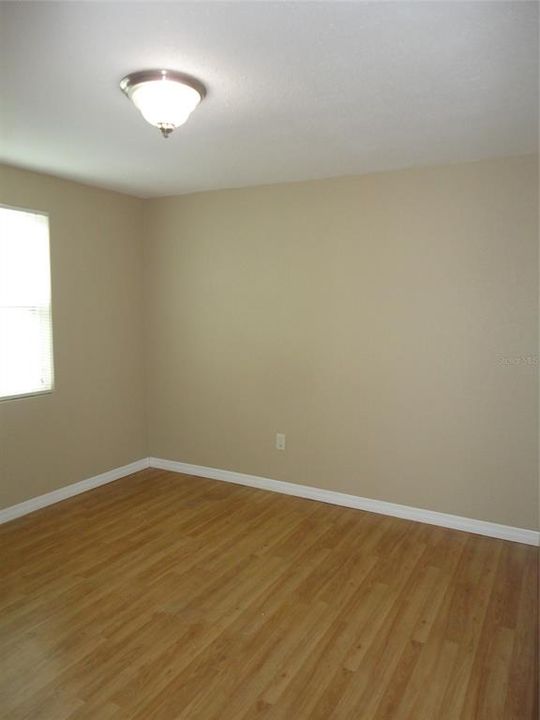 В аренду: $1,450 (3 спален, 1 ванн, 900 Квадратных фут)