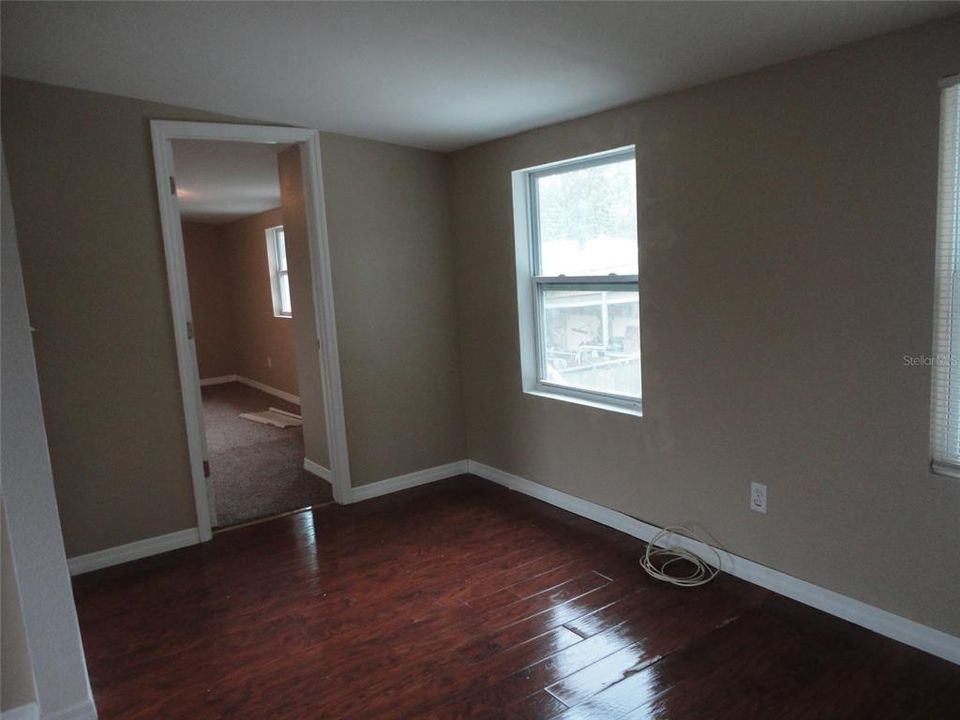 В аренду: $1,450 (3 спален, 1 ванн, 900 Квадратных фут)