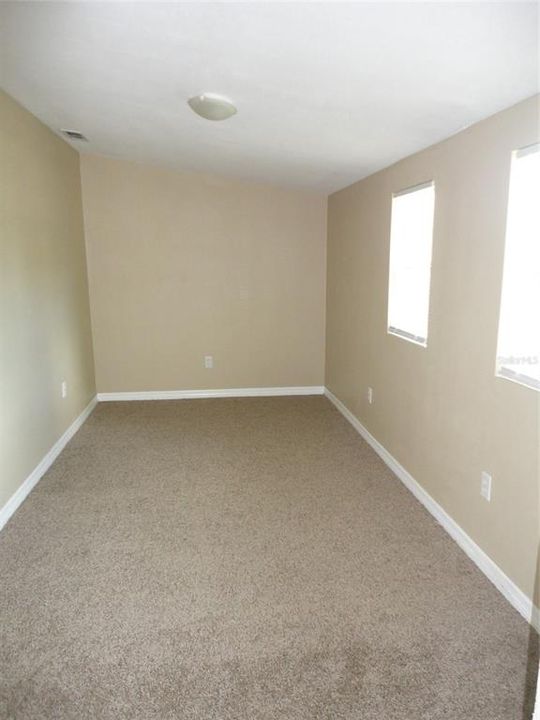 В аренду: $1,450 (3 спален, 1 ванн, 900 Квадратных фут)