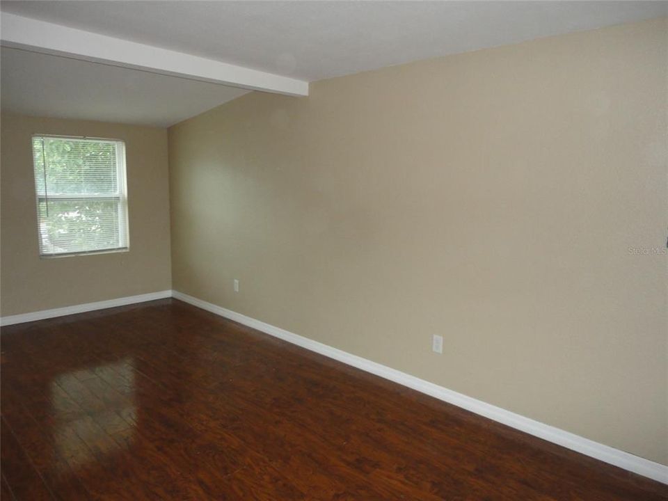 В аренду: $1,450 (3 спален, 1 ванн, 900 Квадратных фут)