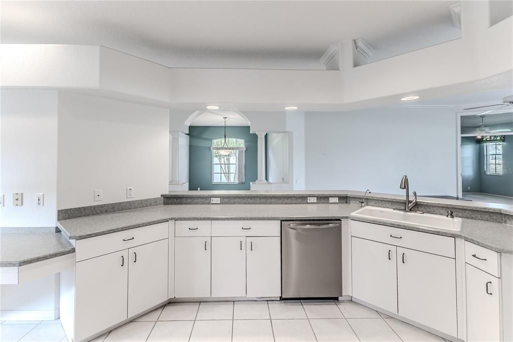 For Sale: $345,000 (3 beds, 2 baths, 2064 Square Feet)