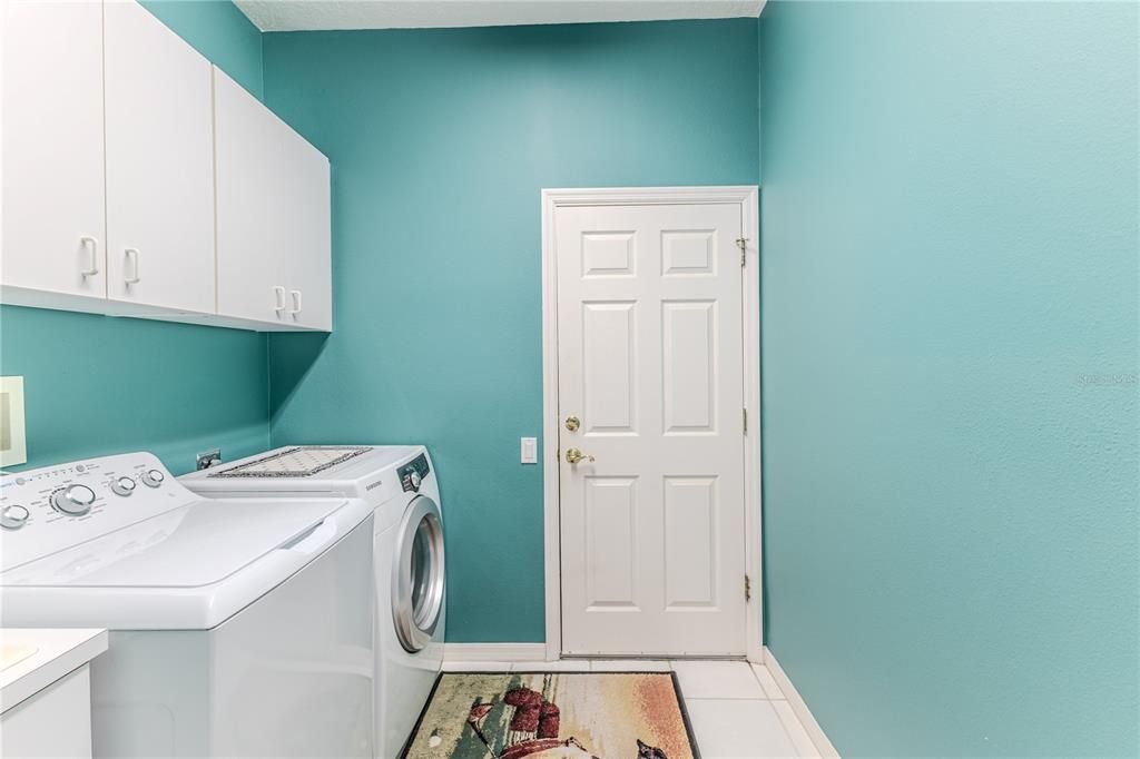 For Sale: $345,000 (3 beds, 2 baths, 2064 Square Feet)