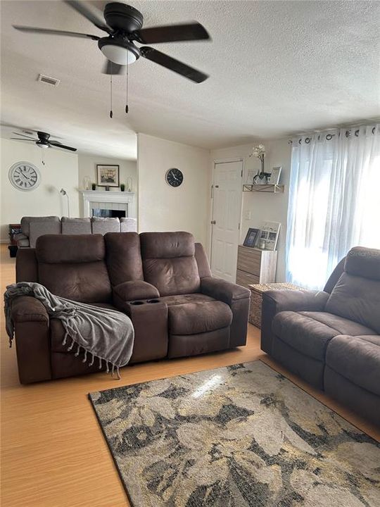 For Sale: $298,000 (3 beds, 2 baths, 2052 Square Feet)