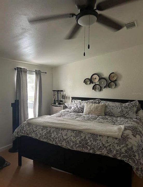 For Sale: $298,000 (3 beds, 2 baths, 2052 Square Feet)