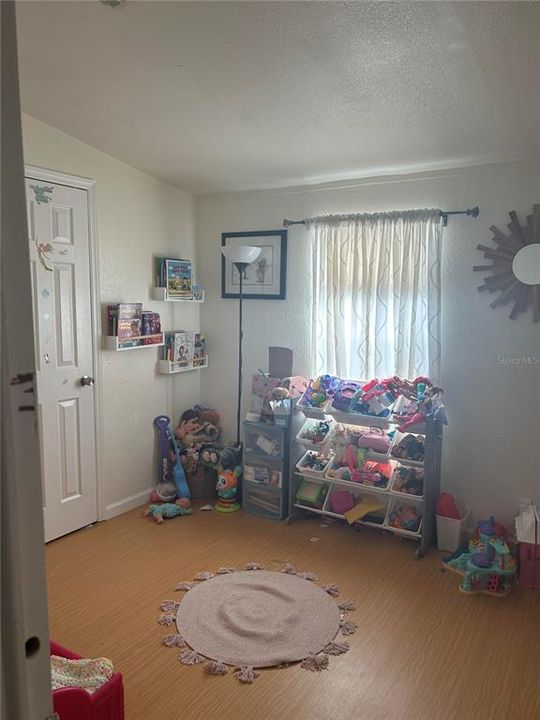 For Sale: $298,000 (3 beds, 2 baths, 2052 Square Feet)