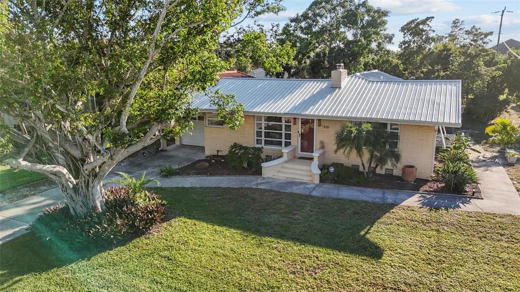 For Sale: $749,000 (3 beds, 2 baths, 1764 Square Feet)