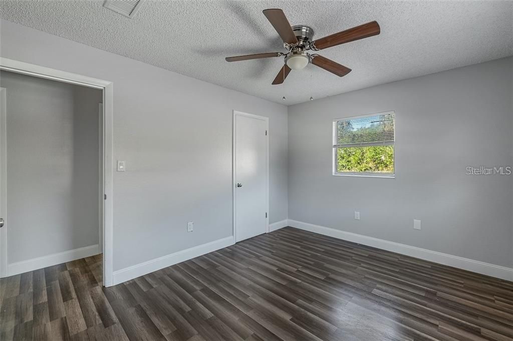 For Rent: $1,700 (3 beds, 1 baths, 1006 Square Feet)