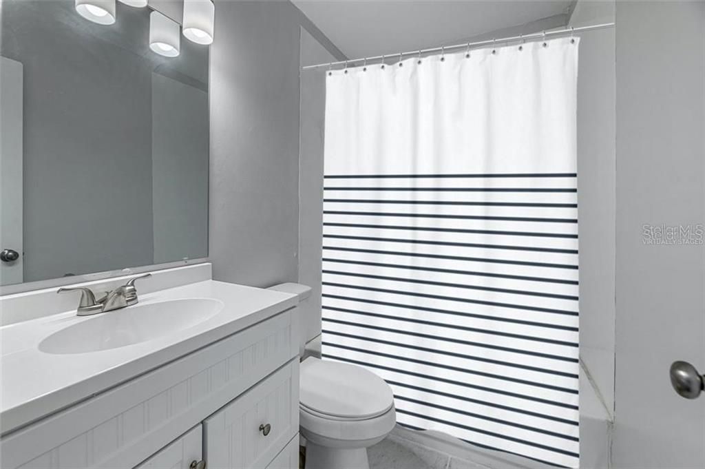 For Rent: $1,700 (3 beds, 1 baths, 1006 Square Feet)