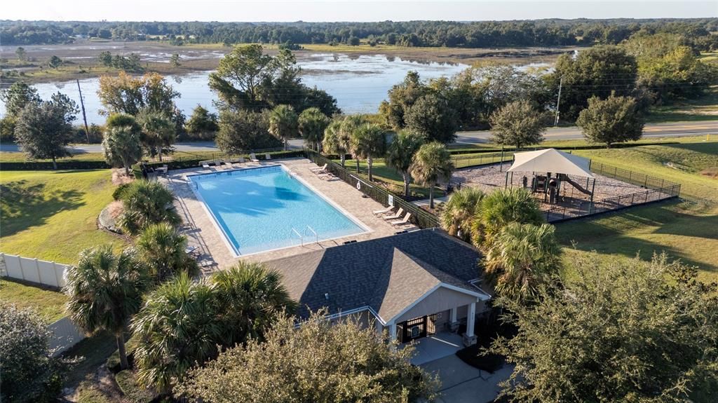 For Sale: $405,000 (4 beds, 2 baths, 1900 Square Feet)