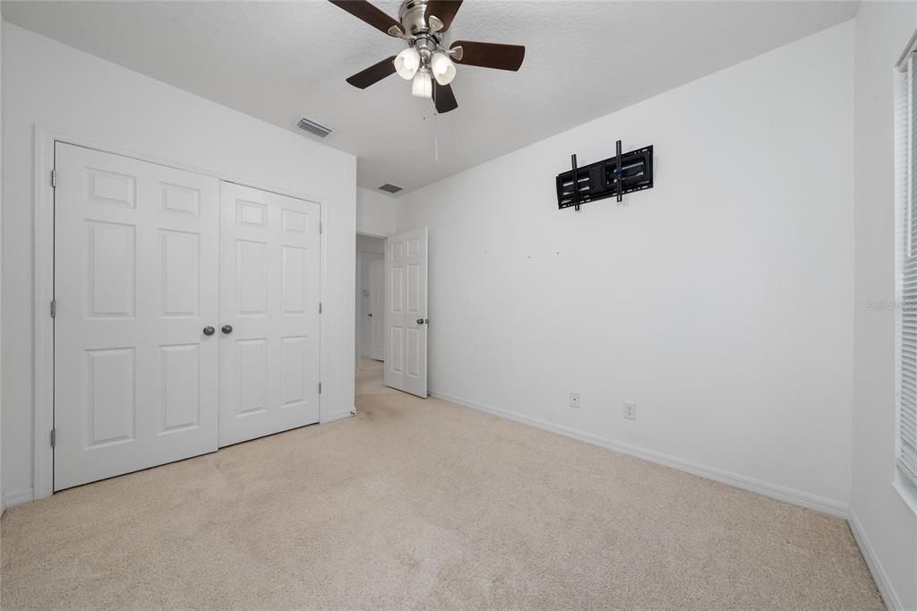 For Sale: $405,000 (4 beds, 2 baths, 1900 Square Feet)