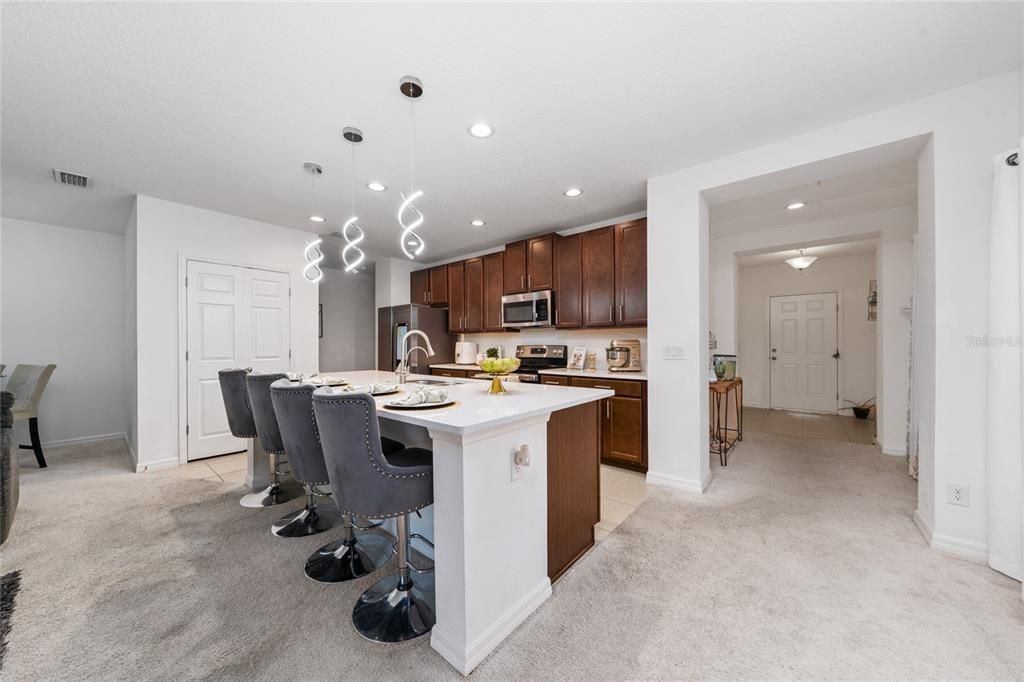 For Sale: $405,000 (4 beds, 2 baths, 1900 Square Feet)