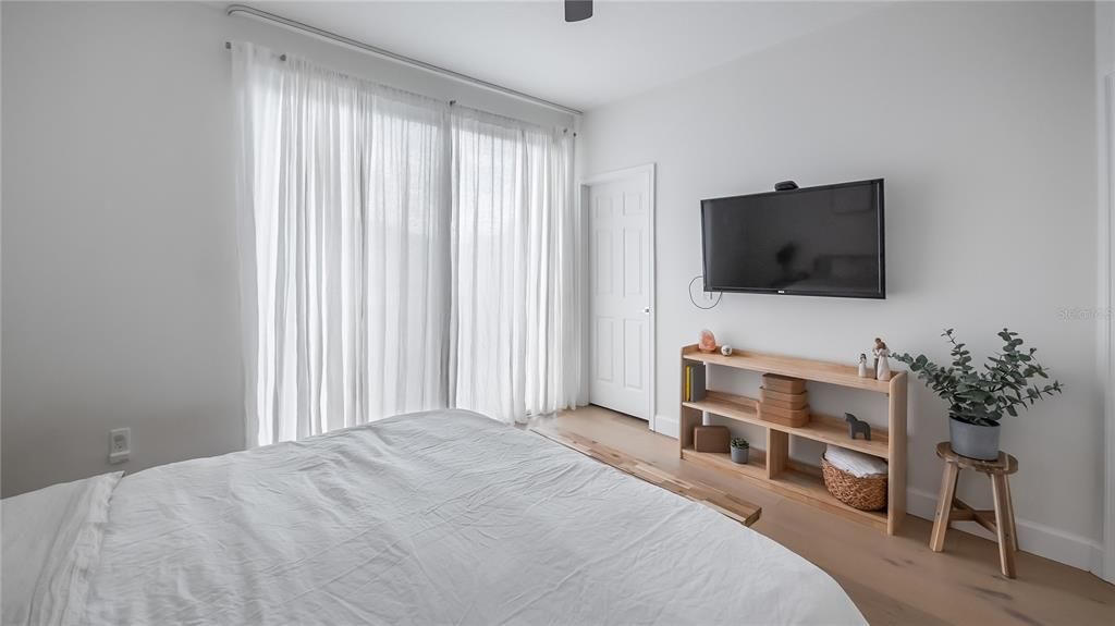 For Sale: $315,000 (3 beds, 3 baths, 1512 Square Feet)