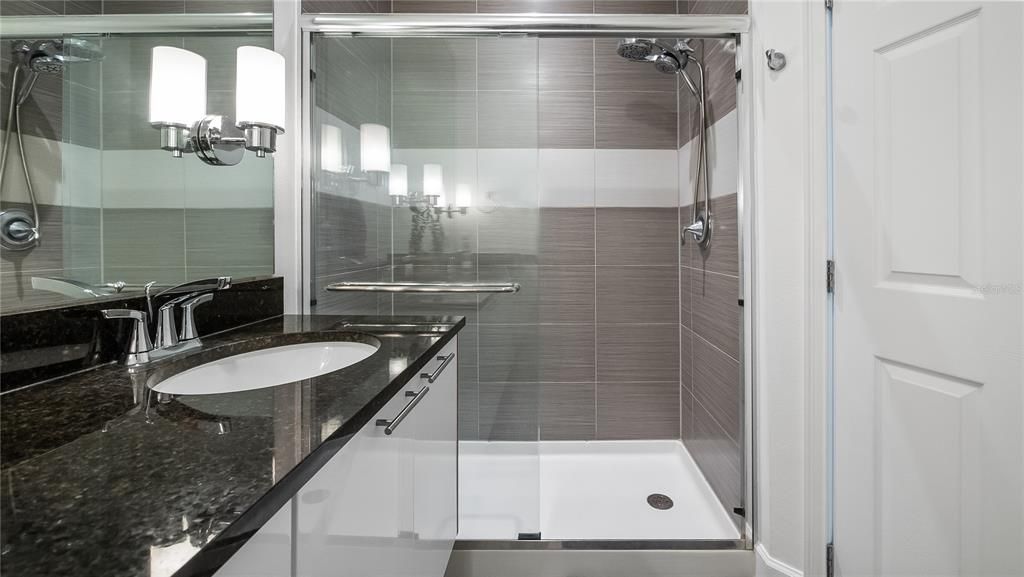 For Sale: $315,000 (3 beds, 3 baths, 1512 Square Feet)