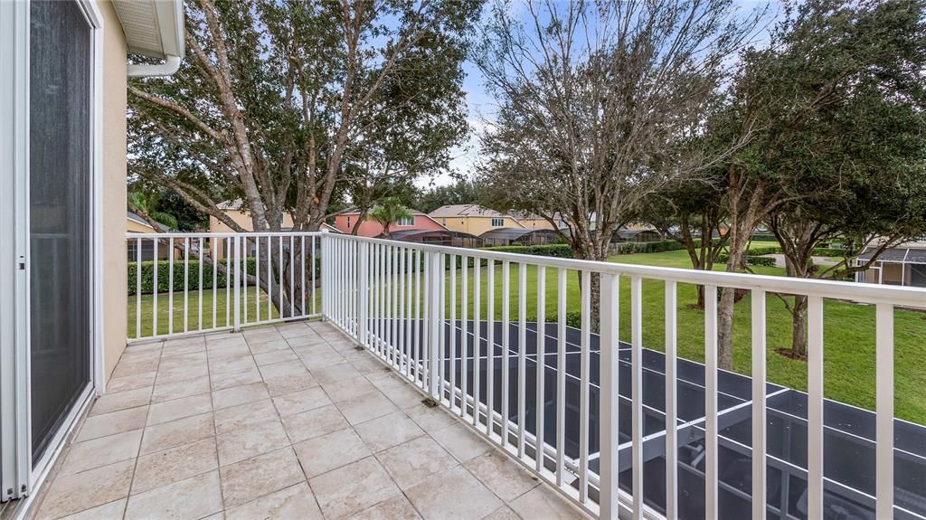 For Sale: $315,000 (3 beds, 3 baths, 1512 Square Feet)