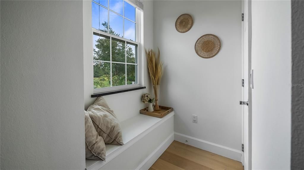 For Sale: $315,000 (3 beds, 3 baths, 1512 Square Feet)