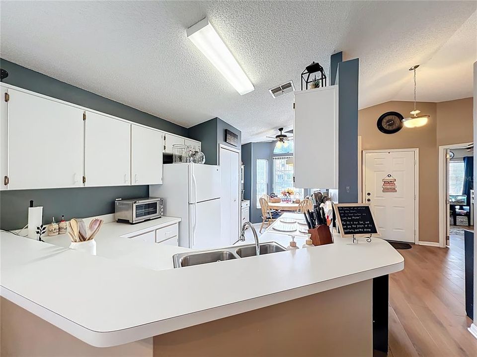 待售: $284,900 (3 贝兹, 2 浴室, 1185 平方英尺)