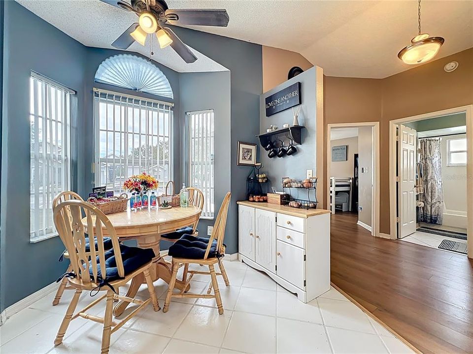 待售: $284,900 (3 贝兹, 2 浴室, 1185 平方英尺)