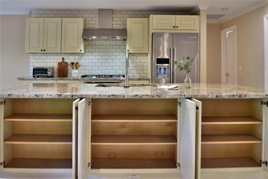 For Sale: $479,900 (3 beds, 2 baths, 1736 Square Feet)